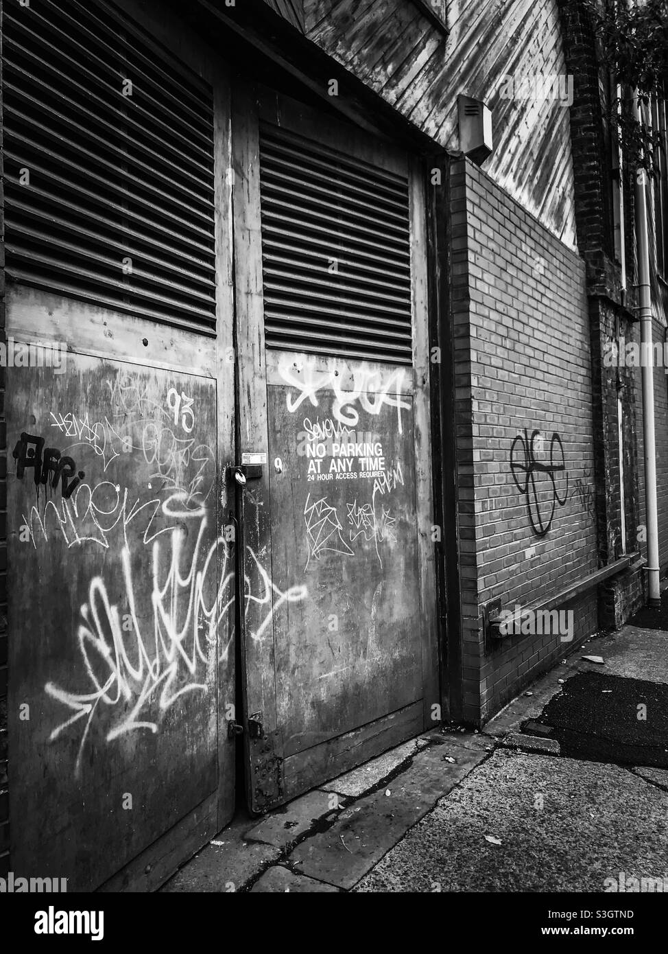 Doors and gates Black and White Stock Photos & Images - Alamy
