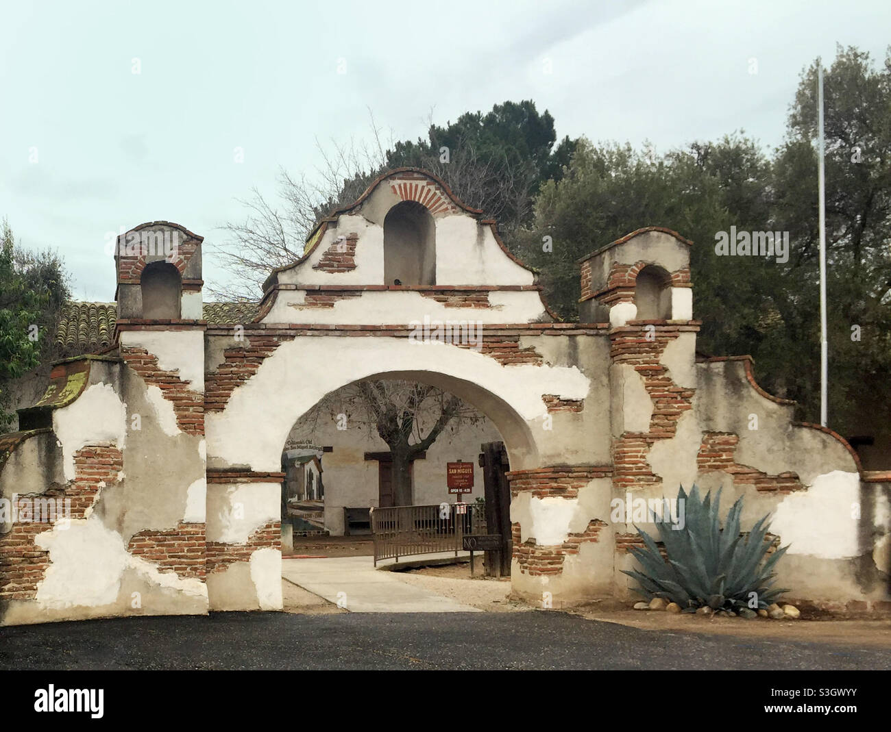 Mission San Miguel, California entrance arch Stock Photo Alamy