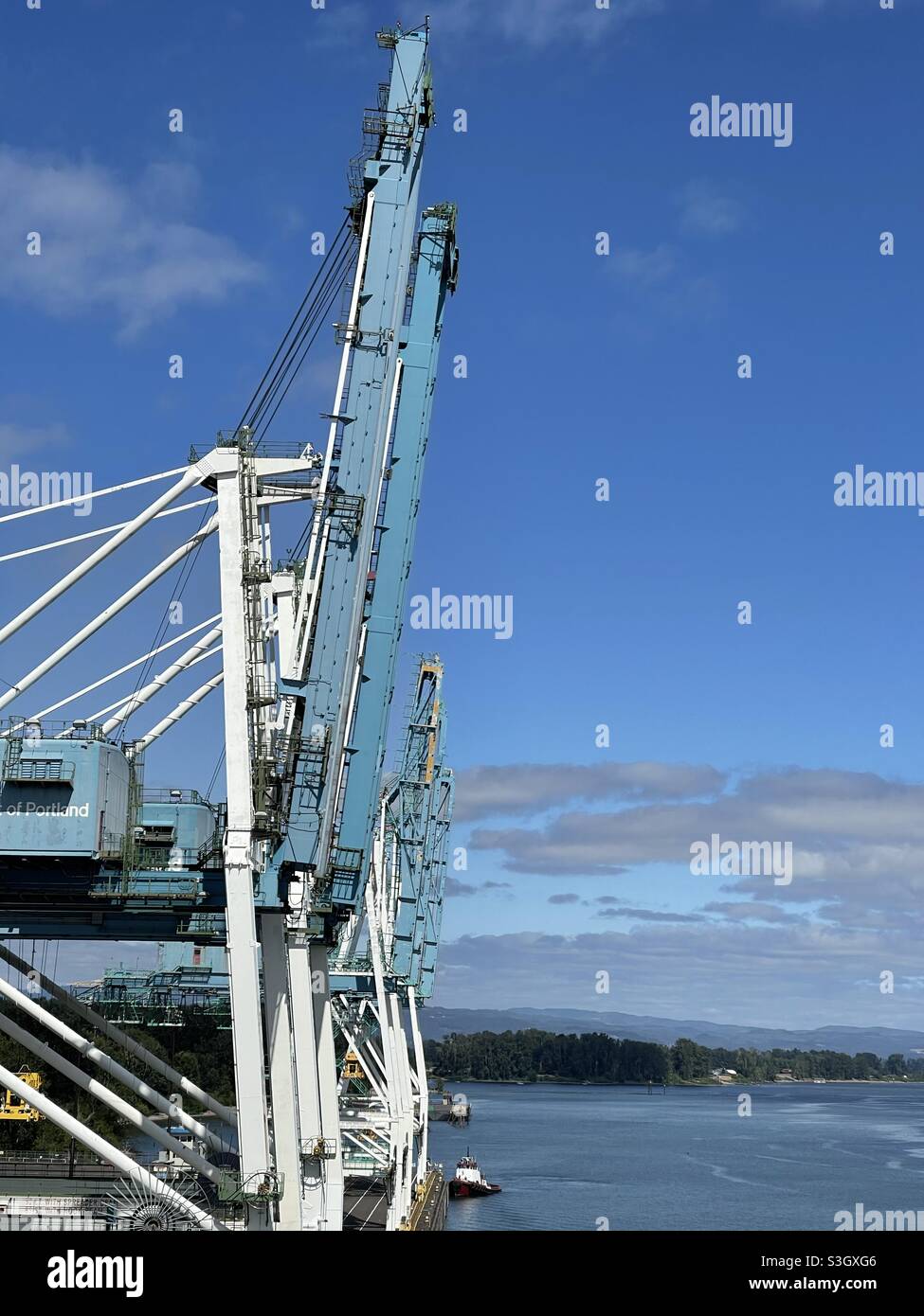 Gantry cranes hires stock photography and images Alamy