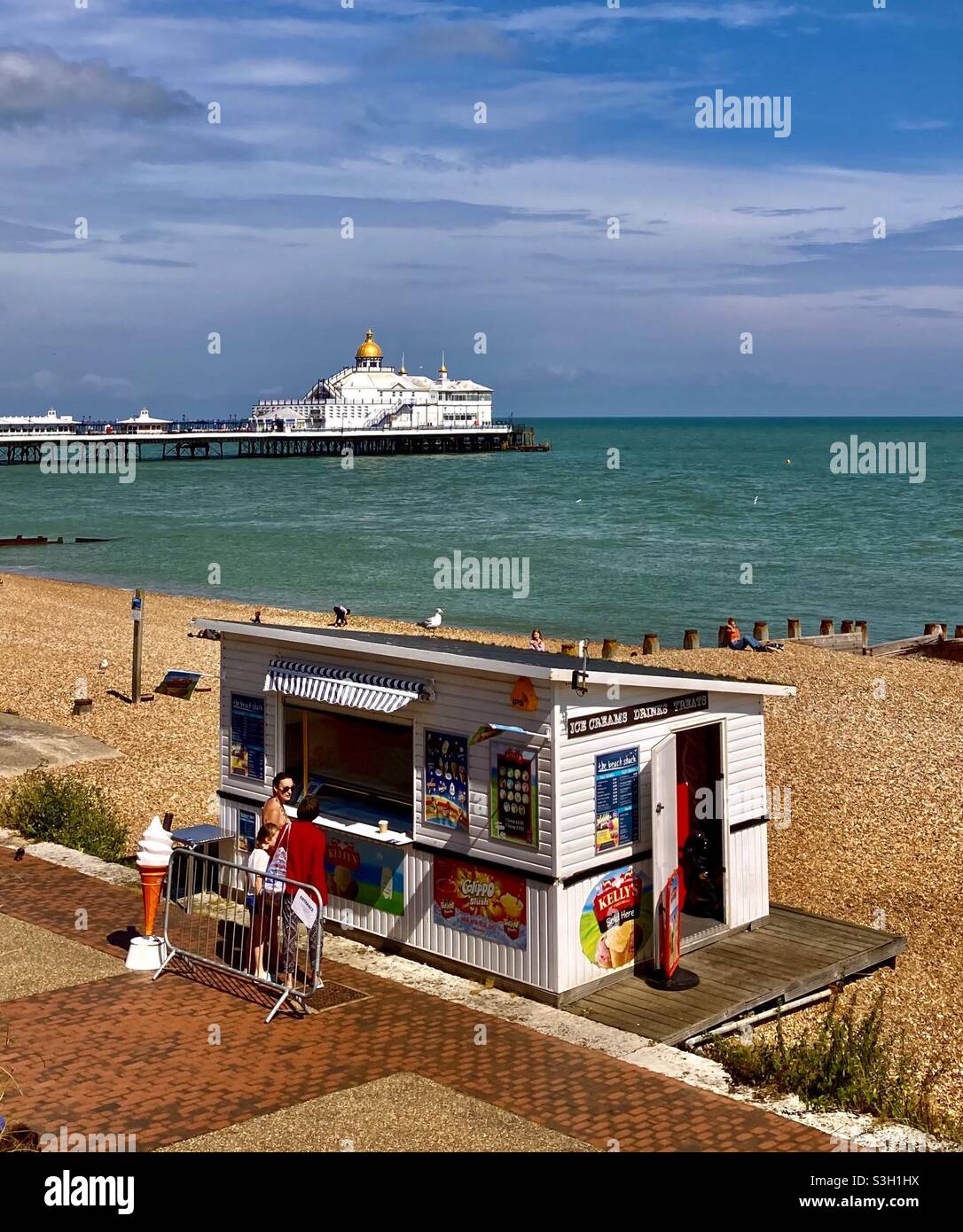 Eastbourne Pier and ice cream kiosk Stock Photo Alamy