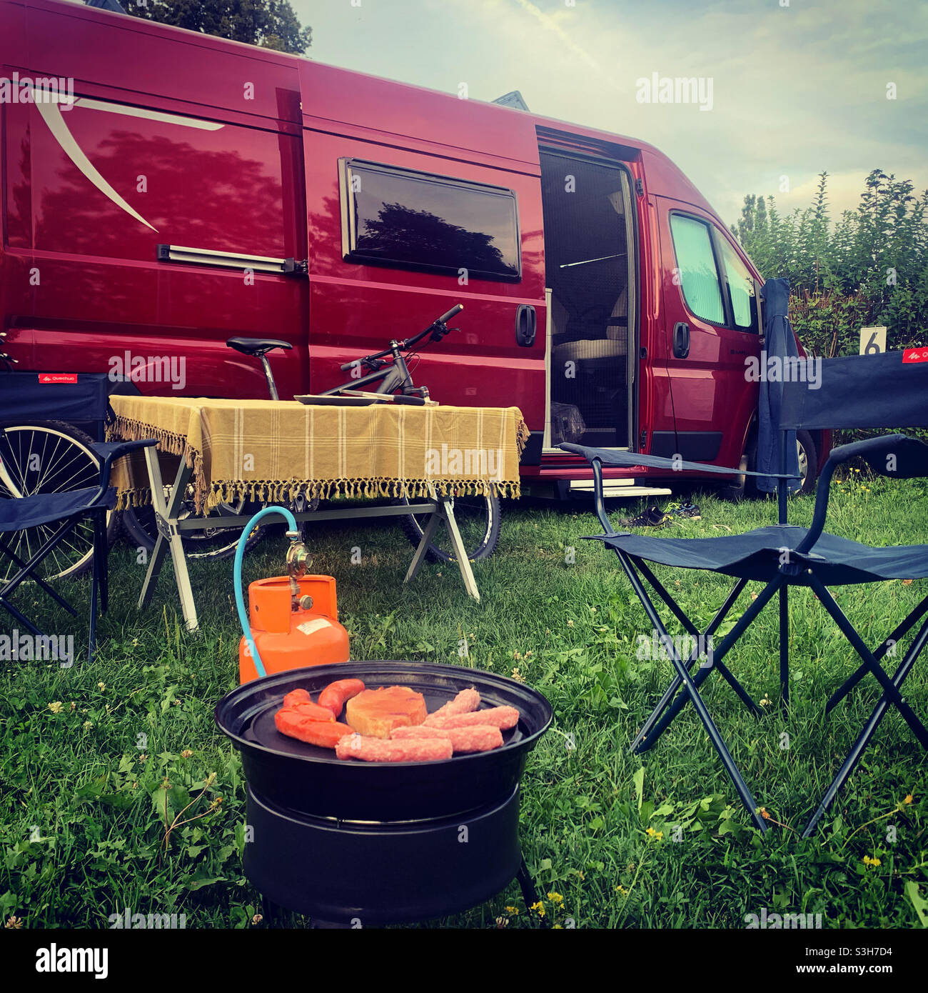 BBQ time during camper travelling Stock Photo Alamy