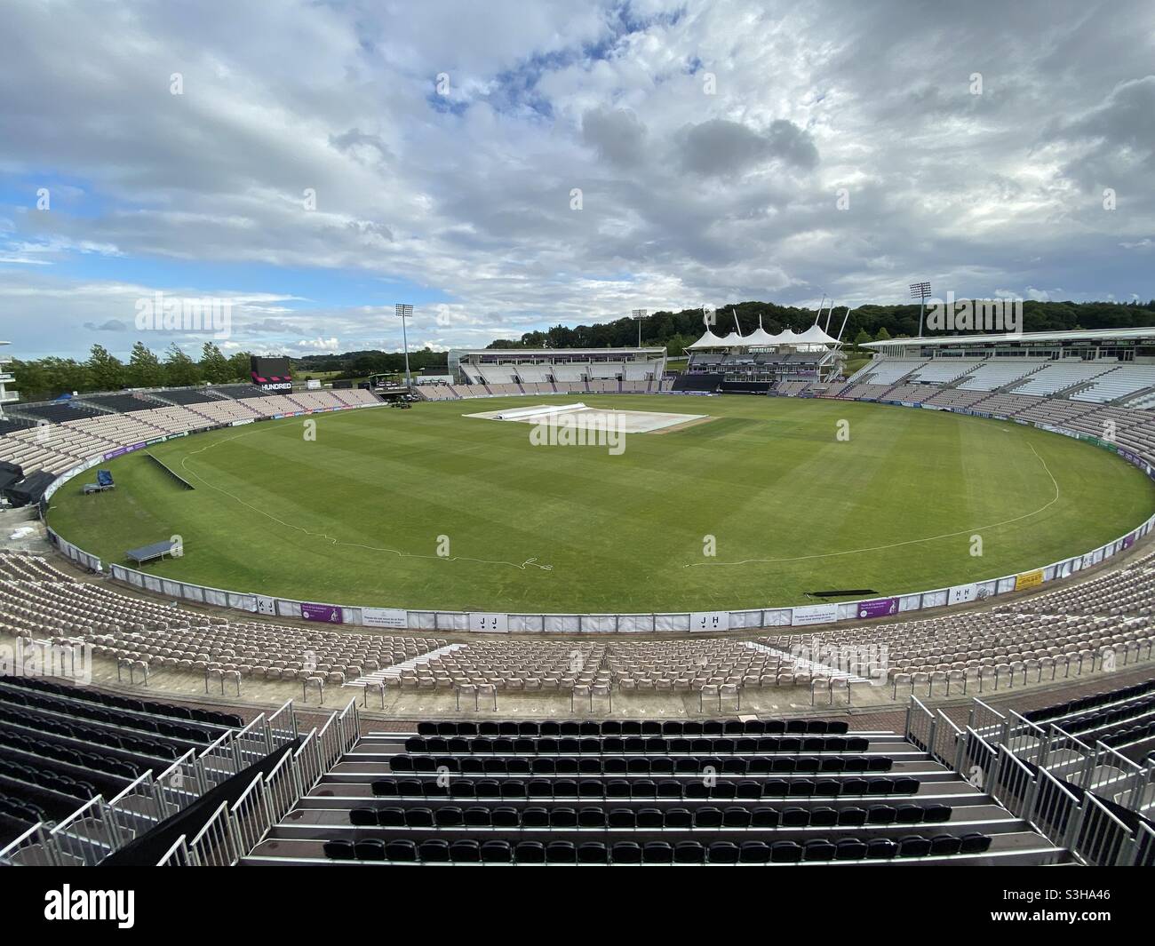 Southampton cricket stadium hires stock photography and images Alamy