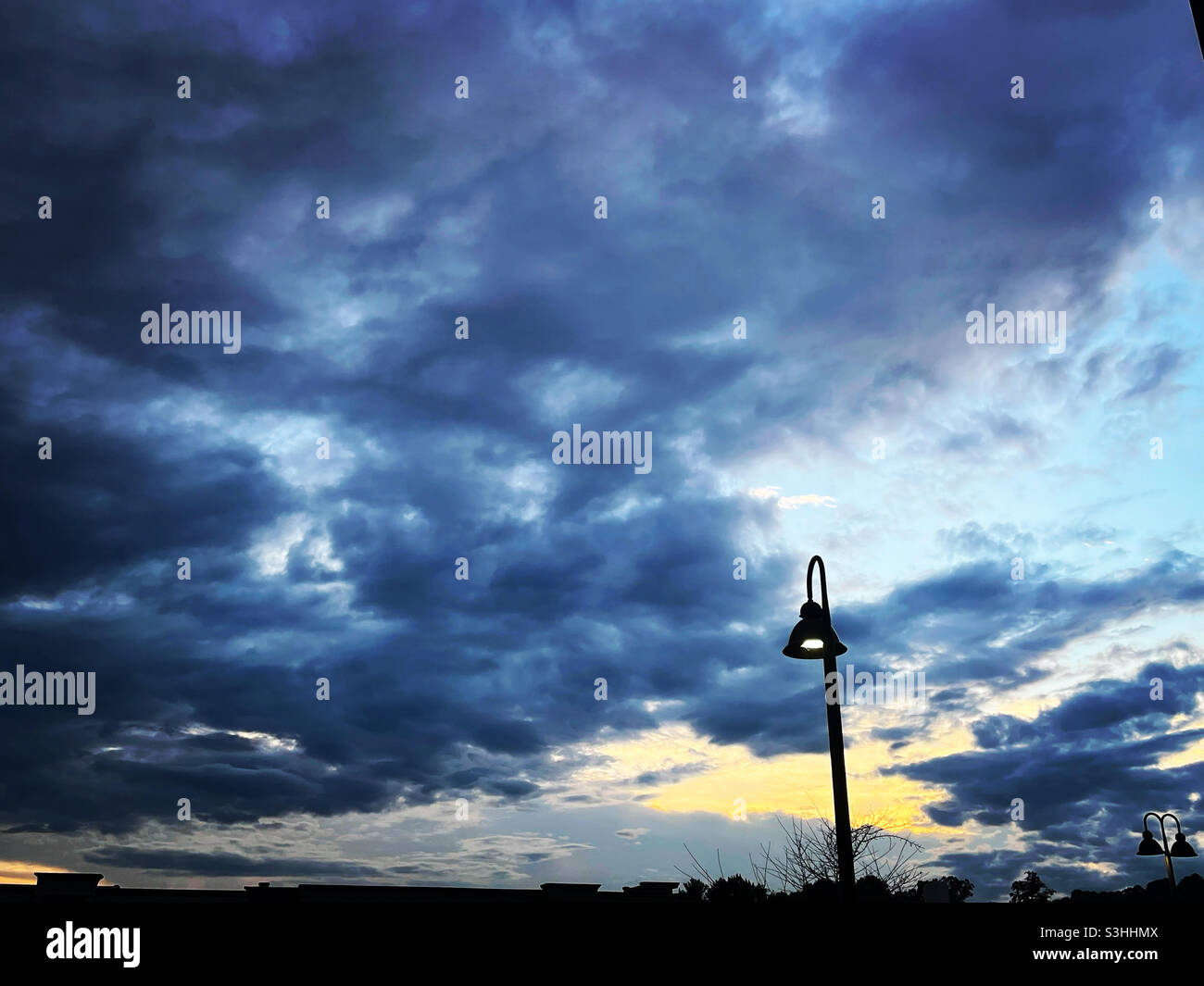 Night sky light hi-res stock photography and images - Alamy