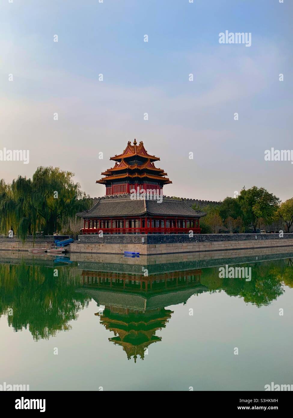 Corner guard tower and moat Stock Photo - Alamy