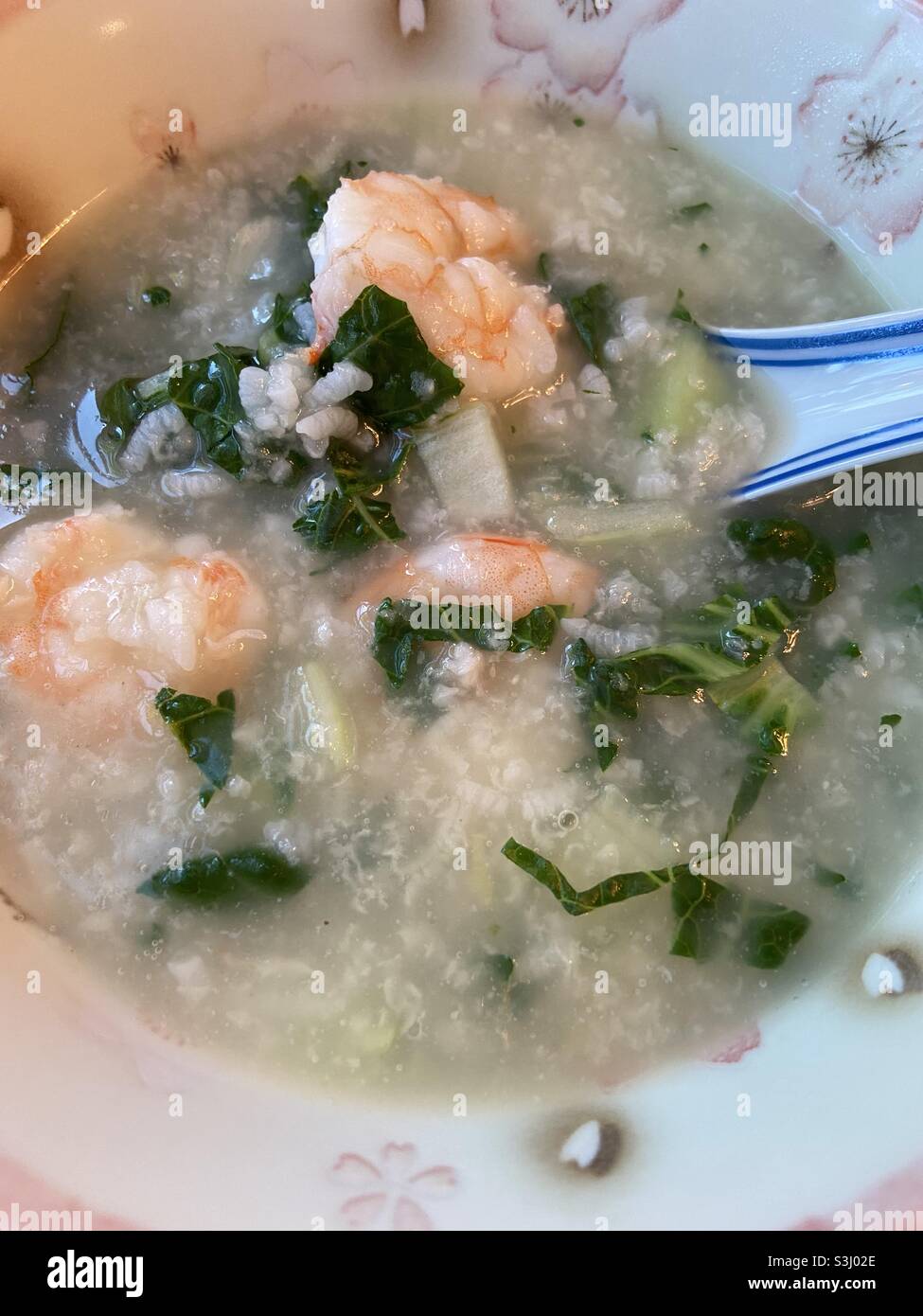 Shrimp and vegetable congee Stock Photo Alamy