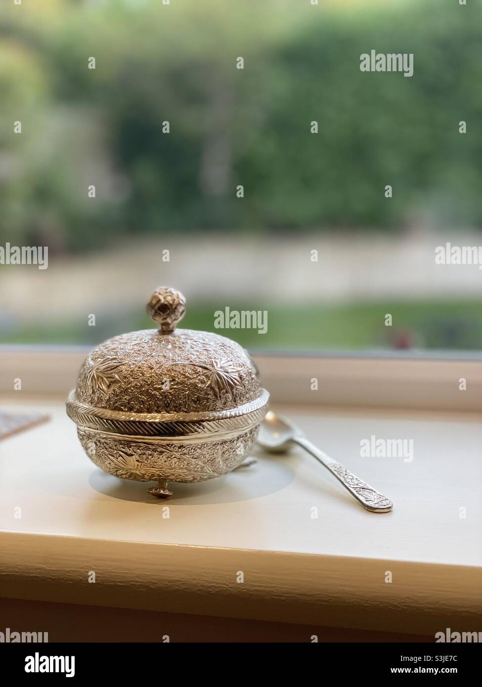 Silver spoon sugar hires stock photography and images Alamy