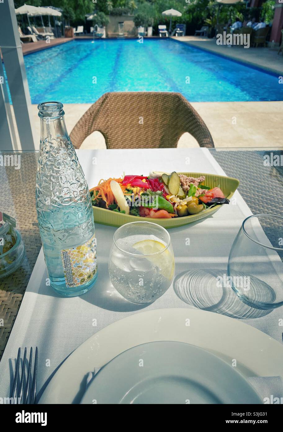 Healthy Lunch By The Swimming Pool Stock Photo Alamy healthy-lunch-by-the-swimming-pool-stock-photo-alamy