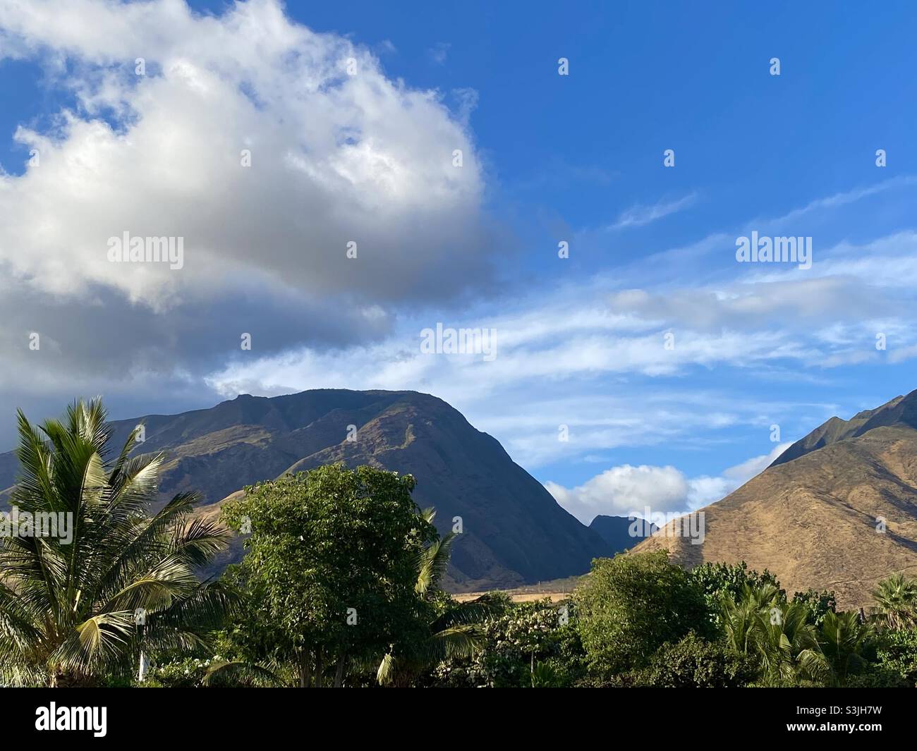 West Maui Mountains High Resolution Stock Photography and Images - Alamy