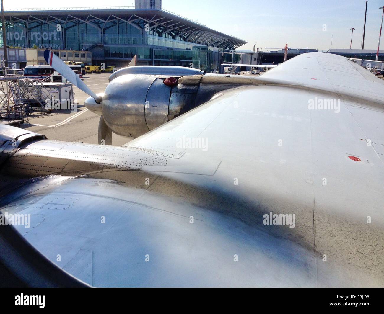 Lockheed l 1049 super constellation hi-res stock photography and images -  Alamy