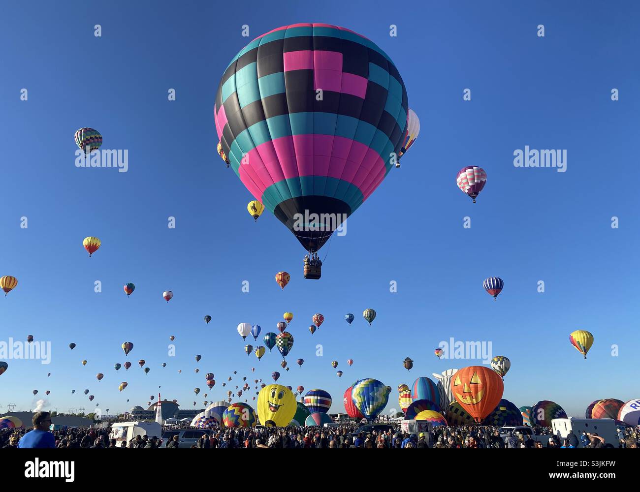 Hot air balloons at the Albuquerque Balloon Fiesta Stock Photo - Alamy