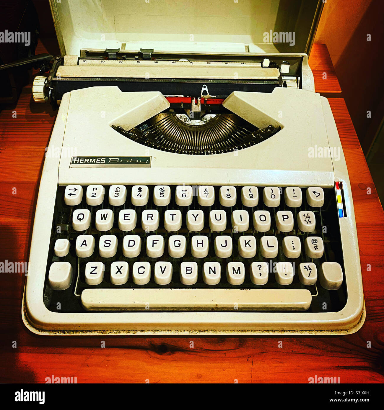 Writing machine hi-res stock photography and images - Alamy