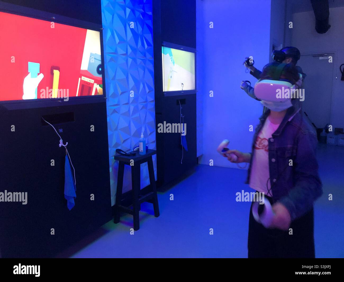 Virtual Reality arcade Stock Photo Alamy