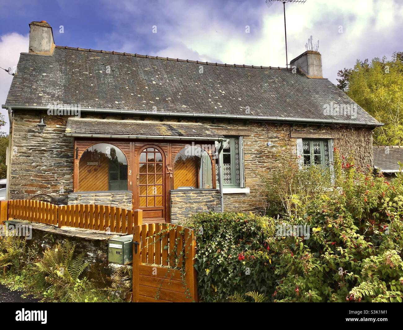 Cottage in Brittany Stock Photo Alamy