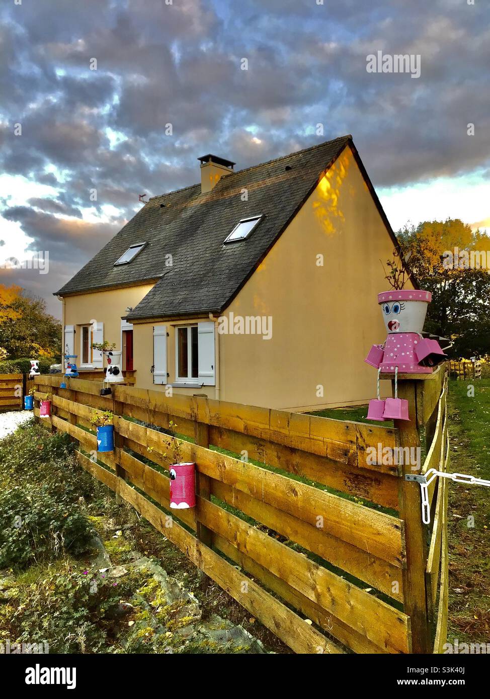 Cottage in Brittany Stock Photo Alamy