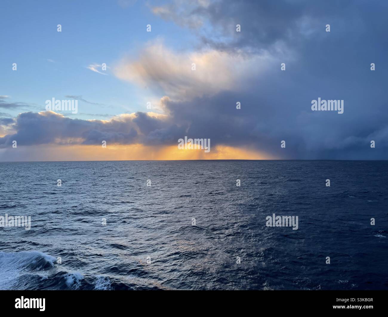 Nimbus clouds hi-res stock photography and images - Alamy