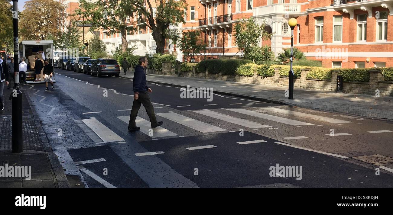 Abbey Road Zebra Crossing London Stock Photo Alamy
