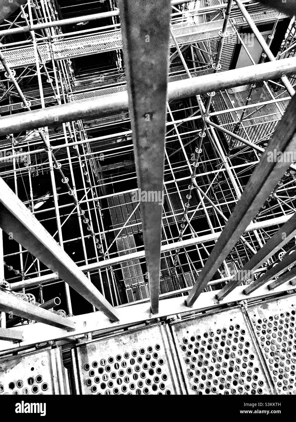 Scaffolding patterns hi-res stock photography and images - Alamy
