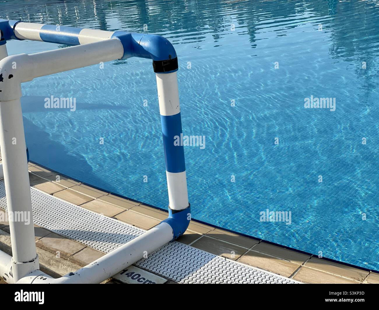 Pool blue hi-res stock photography and images - Alamy