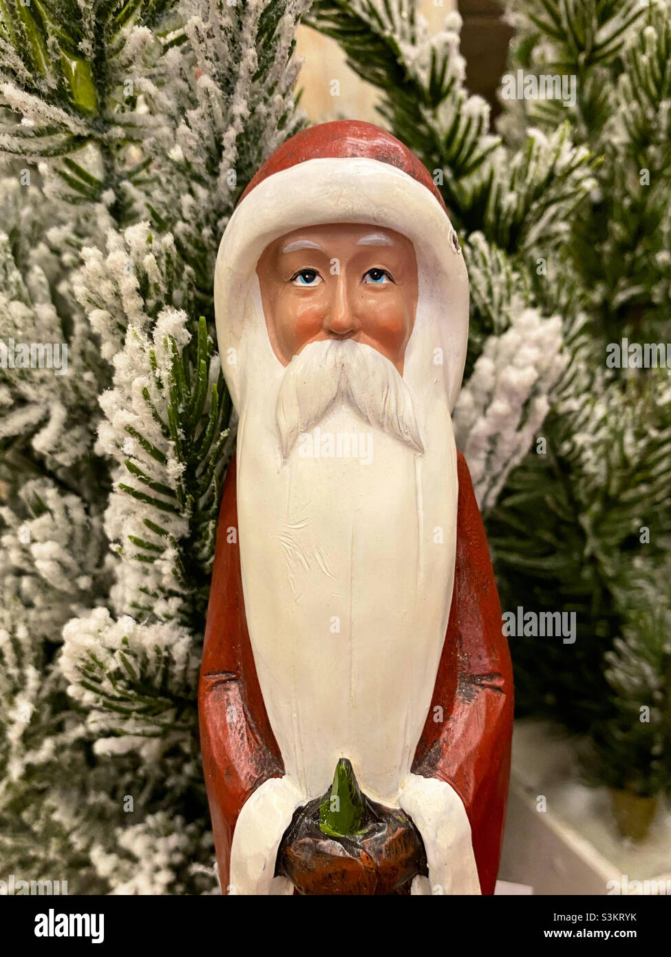 Santa claus sculpture hi-res stock photography and images - Alamy