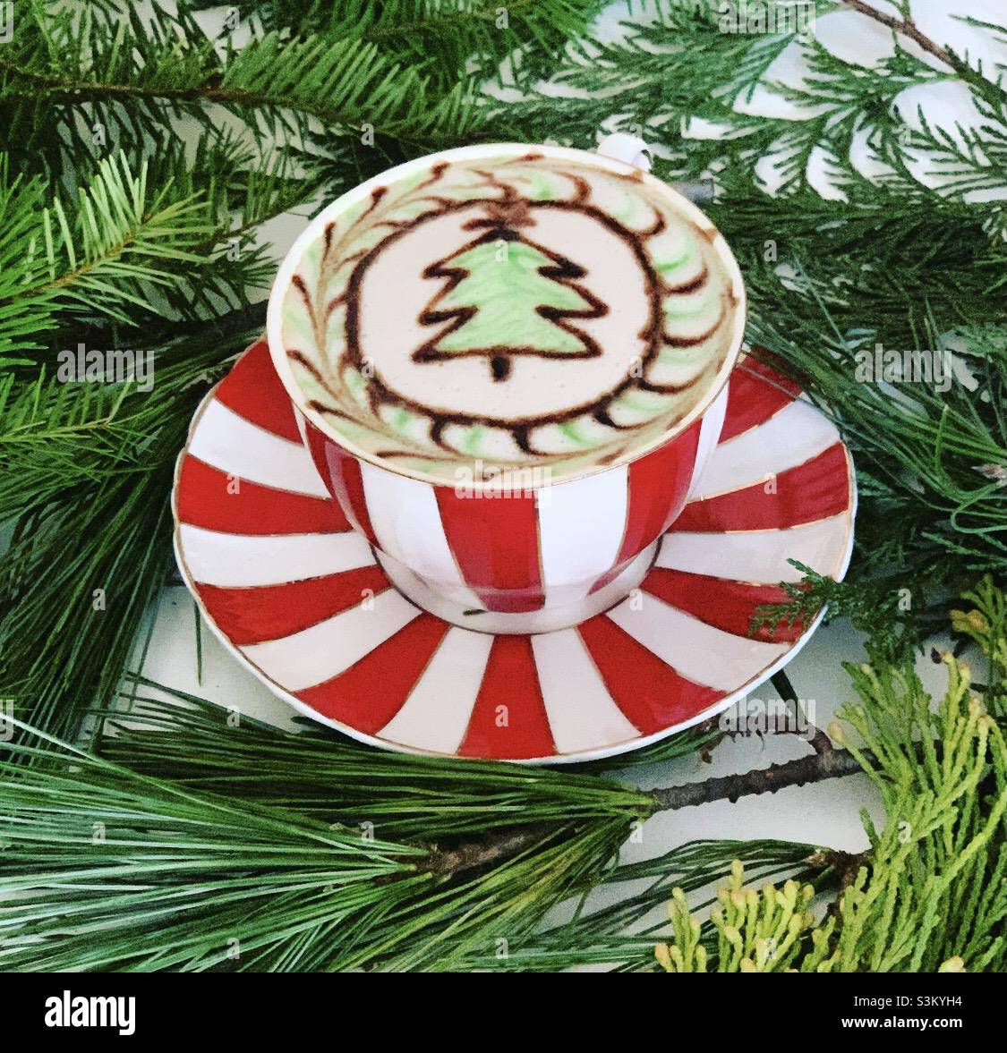 Christmas Latte Art pibe tree Stock Photo - Alamy