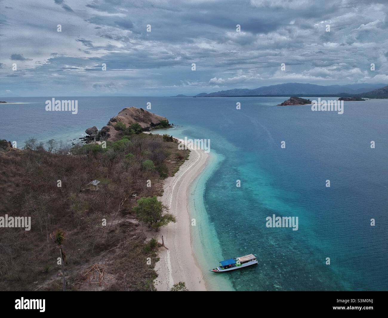 17 Islands or Pulau Tujuhbelas is a collection of actually more than twenty islets forming a marine park called ‘Taman Wisata Alam Laut 17 Pulau Riung’ on Flores’ northern coast Stock Photo