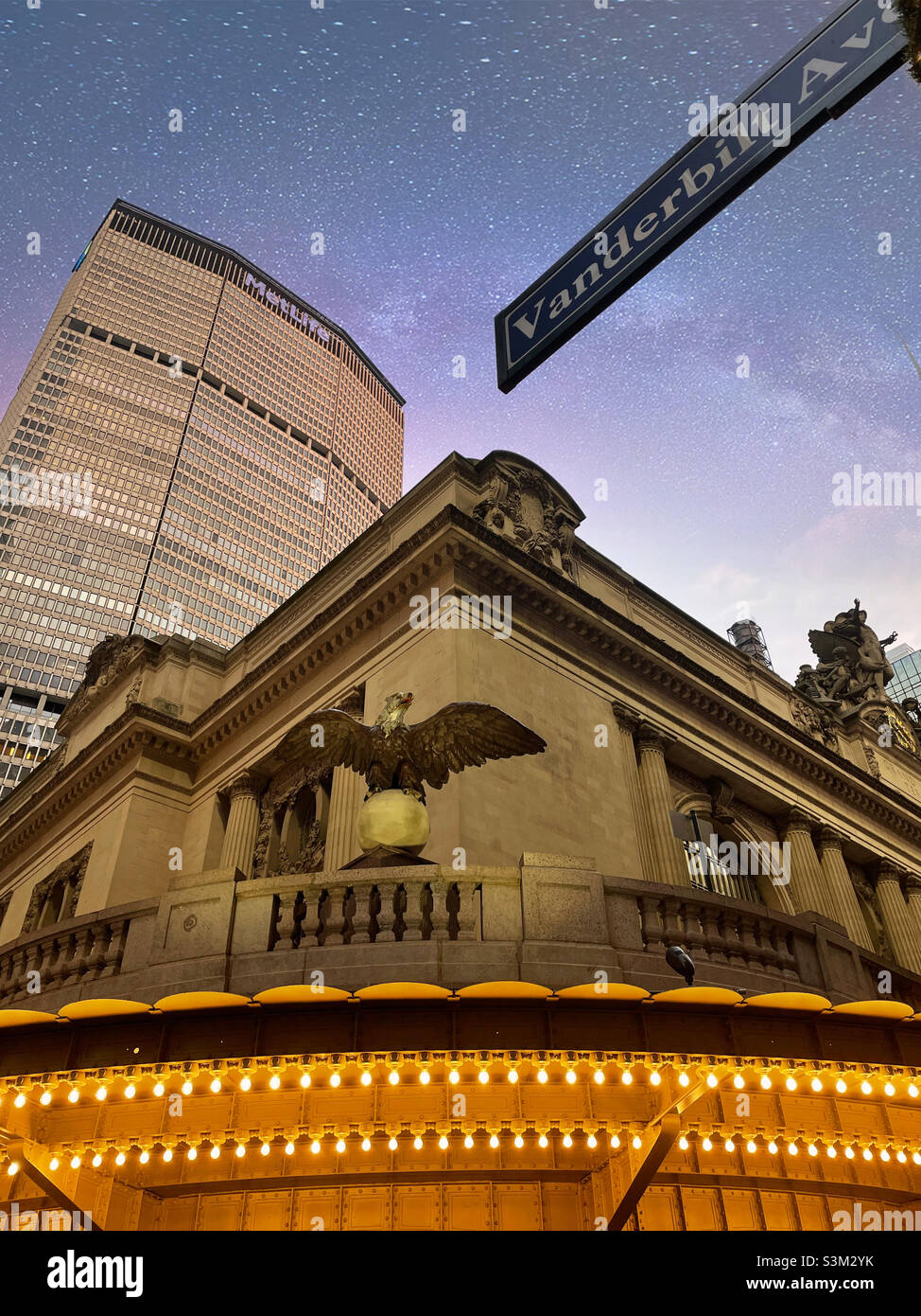 The Vanderbilt Avenue entrance to grand Central terminal has a huge cast iron eagle over it’s marquee, new York city, United States - Smartphone Captured Stock Image