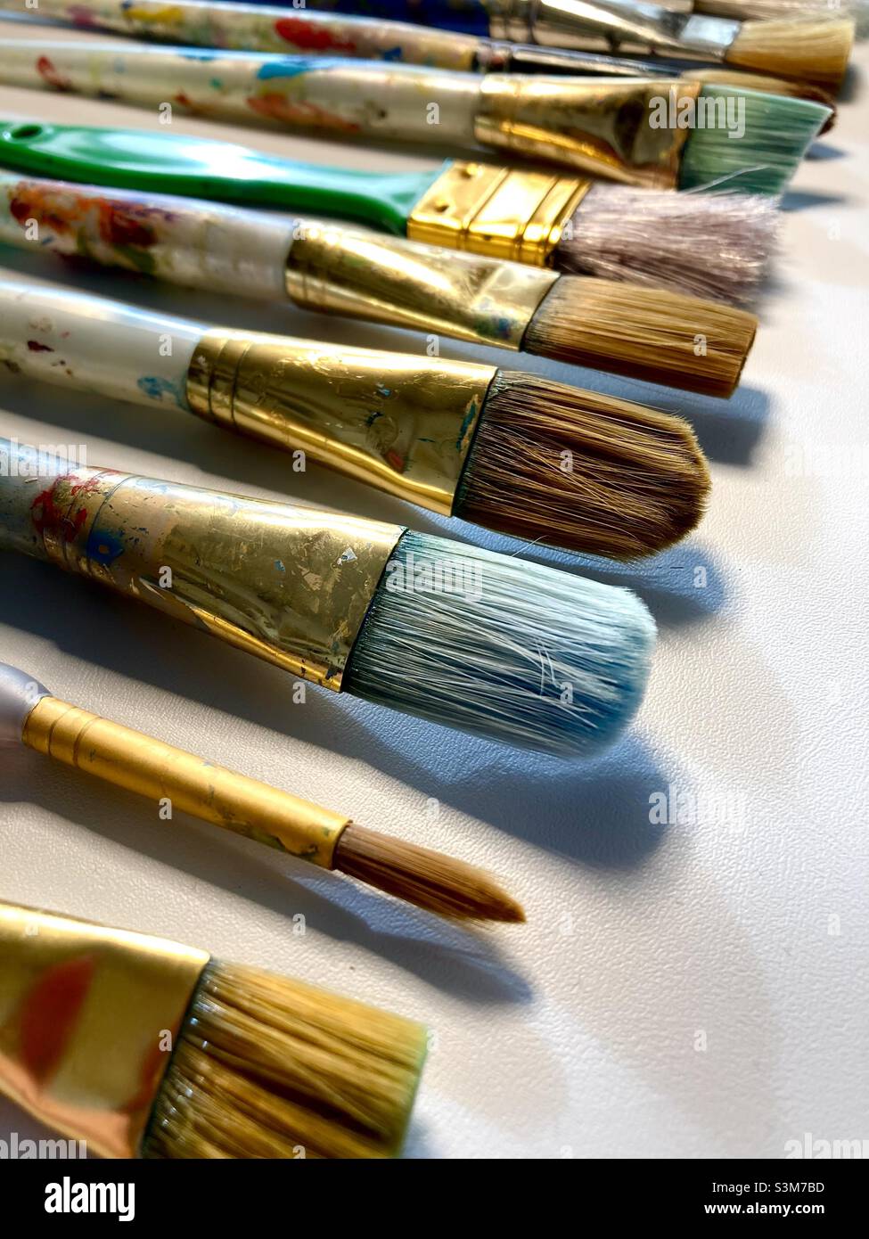 Art brushes hi-res stock photography and images - Alamy