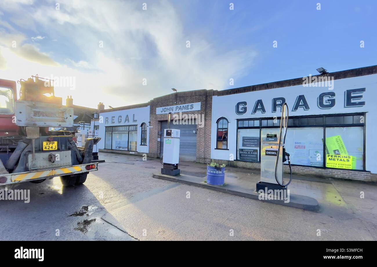 Art deco garage hires stock photography and images Alamy
