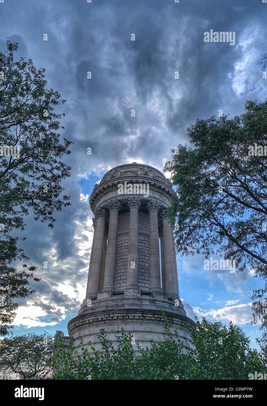 The Soldier’s and Sailors’ Monument in Riverside Park on Riverside Drive at West 89th Street in the Upper West Side honors the dead of the Civil war. - Smartphone Captured Stock Image