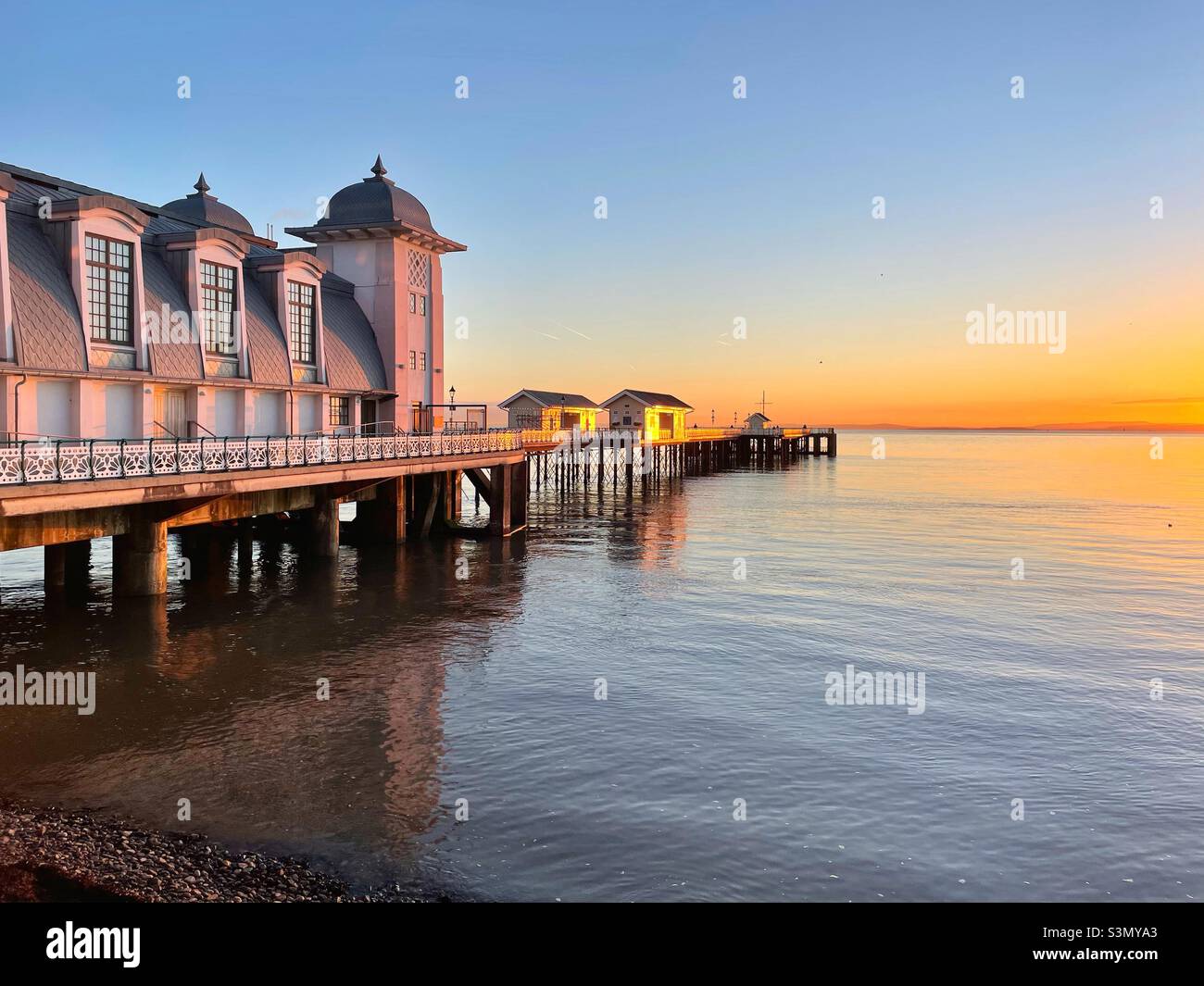 Penarth pier at sunrise, on a cold winter morning, South Wales. Stock Photo