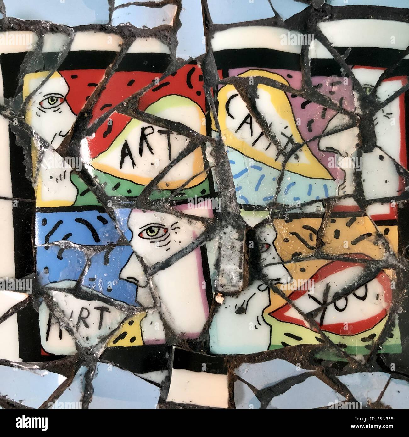 Broken pottery hi-res stock photography and images - Alamy