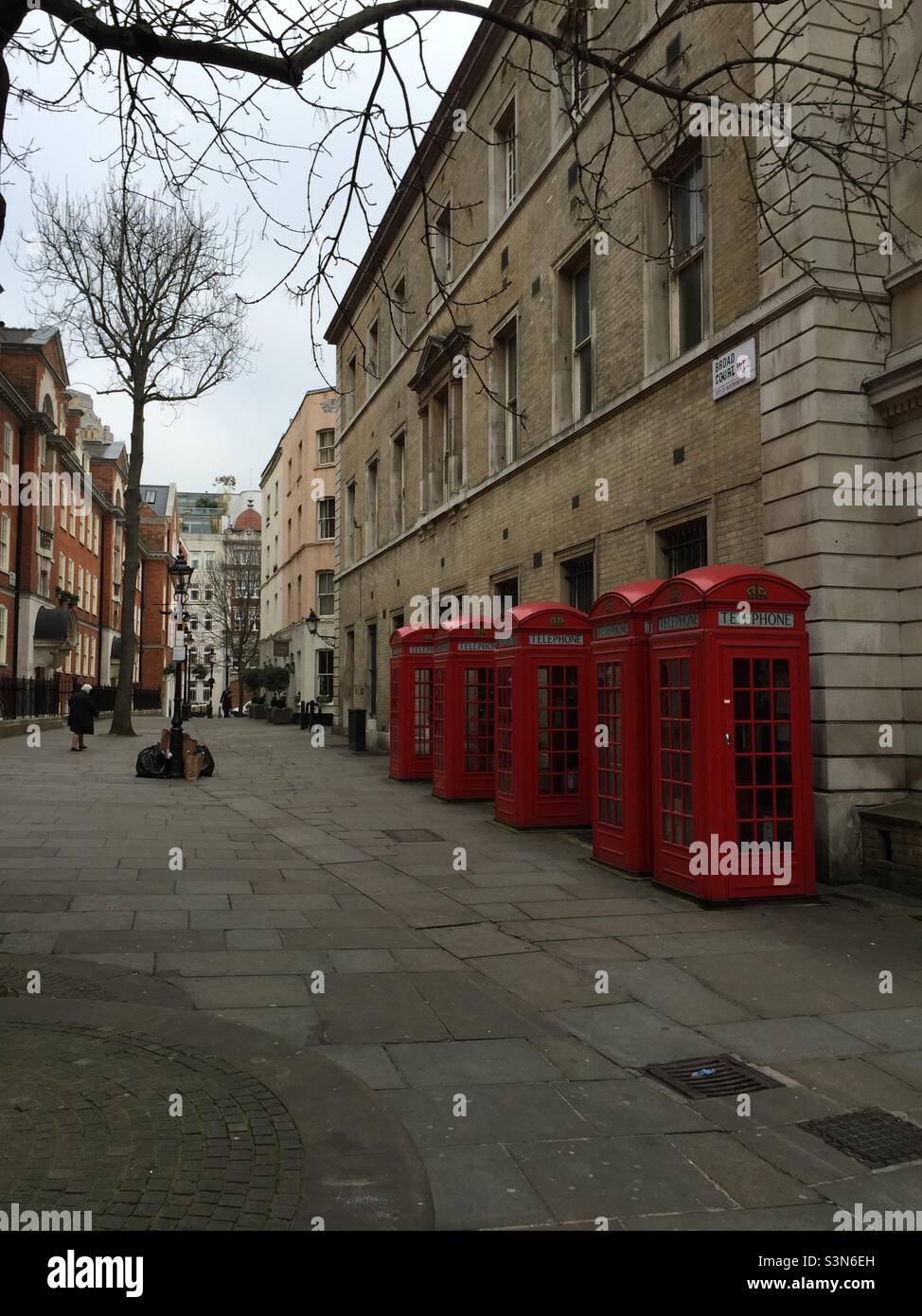 Phone booth england hi-res stock photography and images - Alamy