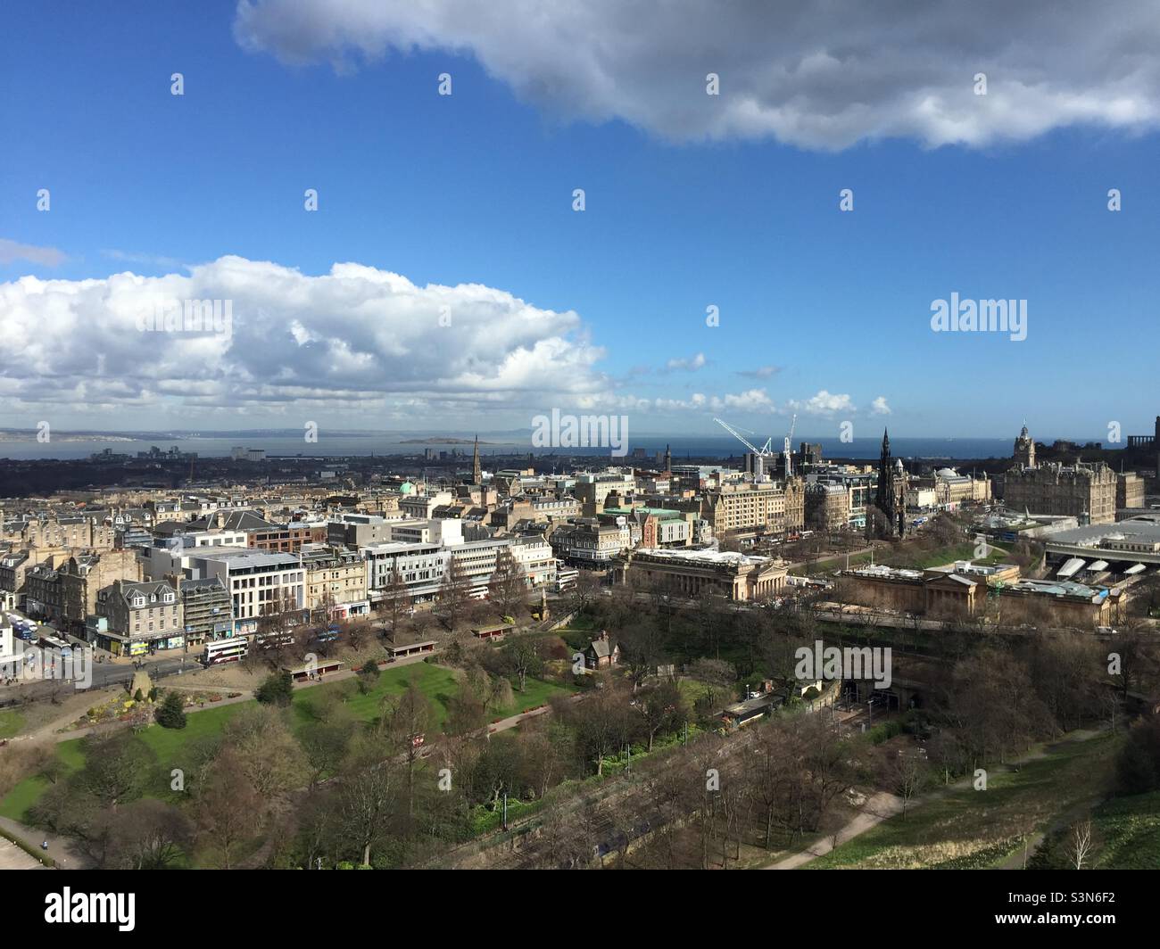 Edinburg old hi res stock photography and images Alamy