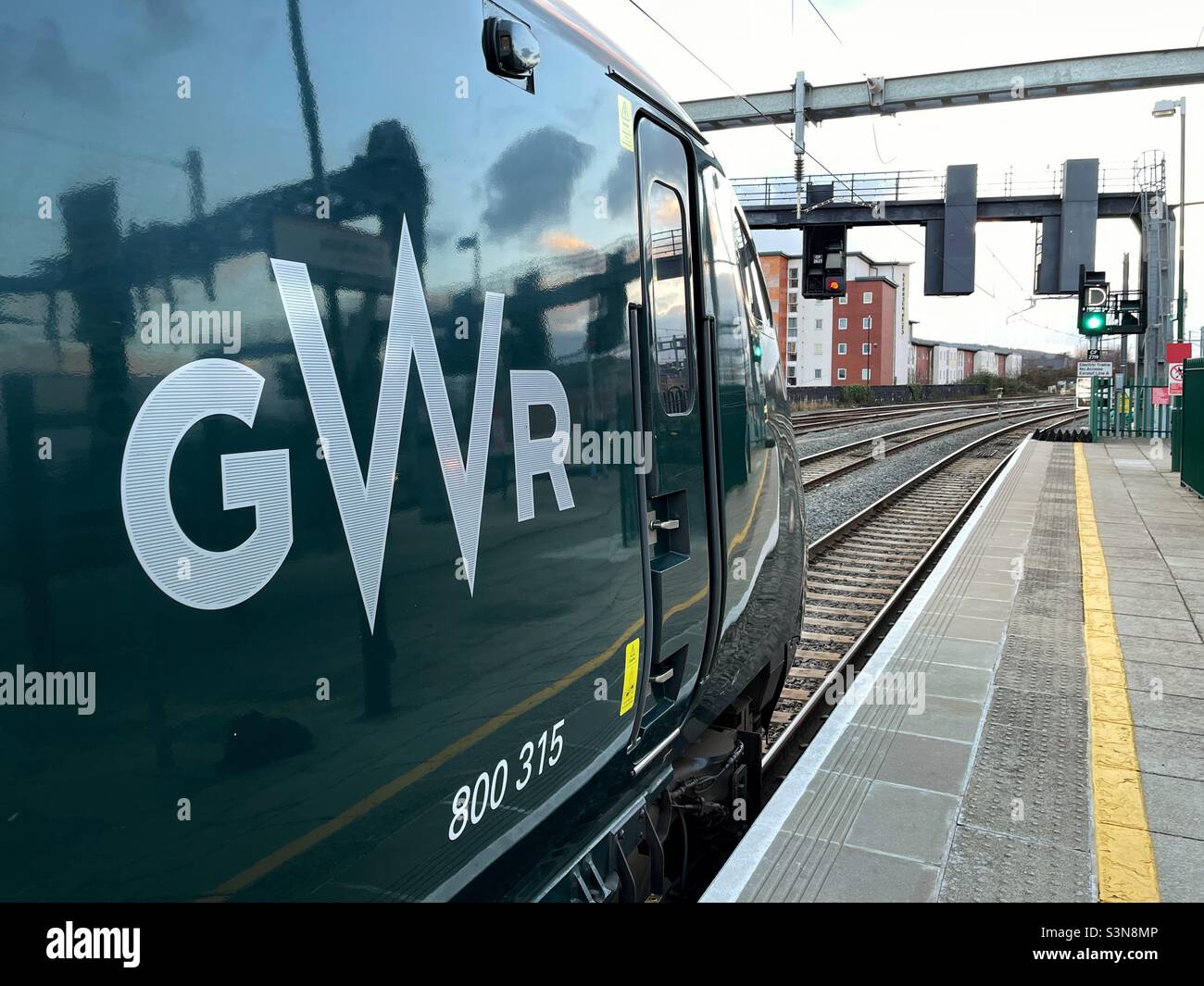 Cardiff, Wales - February 2022: Front of a Great Western Railway high speed train alongside a railway station platform Stock Photo