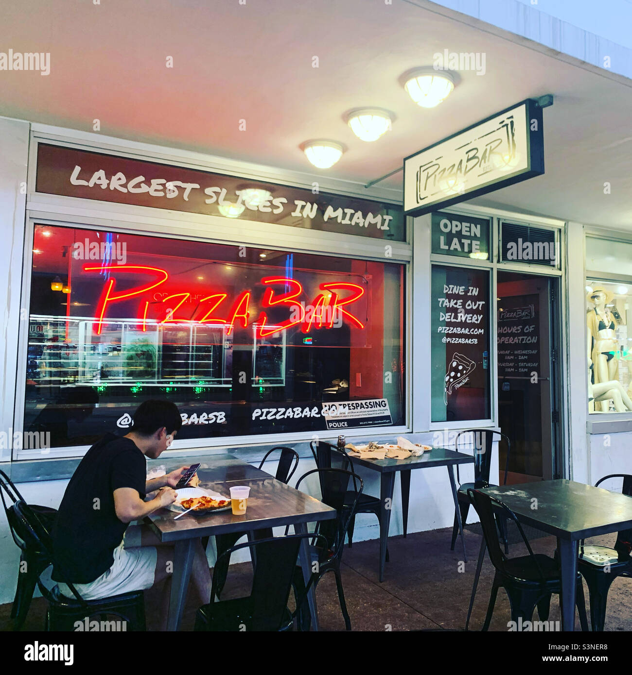 January, 2022, Pizza Bar, Collins Avenue, South Beach, Miami Beach, Florida, United States