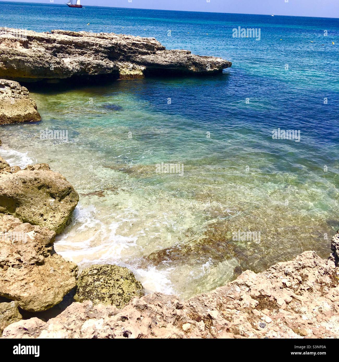 Caribbean clear water hi-res stock photography and images - Alamy