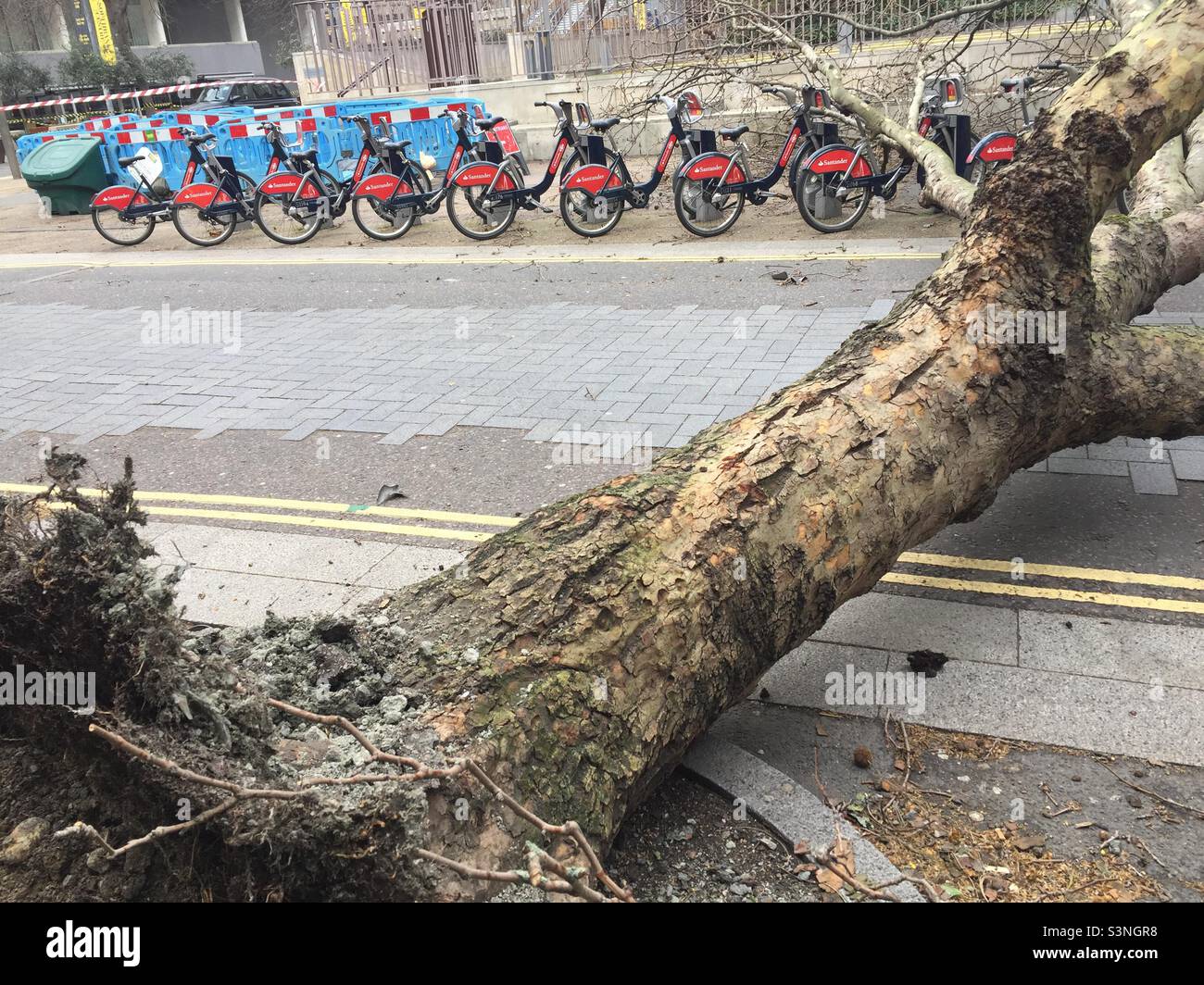Storm Eunice Belvedere Road junction of Concert Hall Approach - Smartphone Captured Stock Image