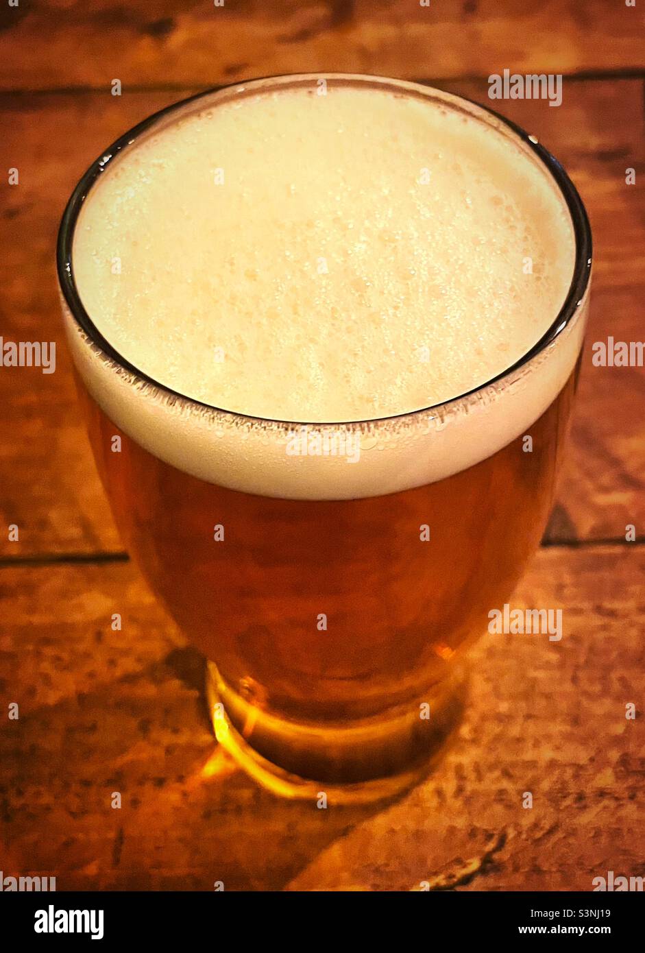 ‘Very Real Ale’ A perfect pint of Real Ale from a Craft Beer Brewery Stock Photo