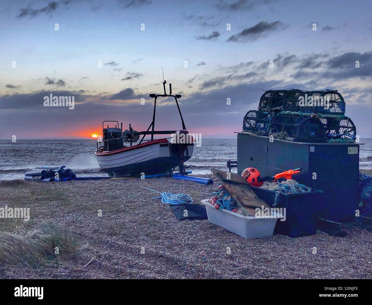 Suffolk boat sunrise hi-res stock photography and images - Alamy