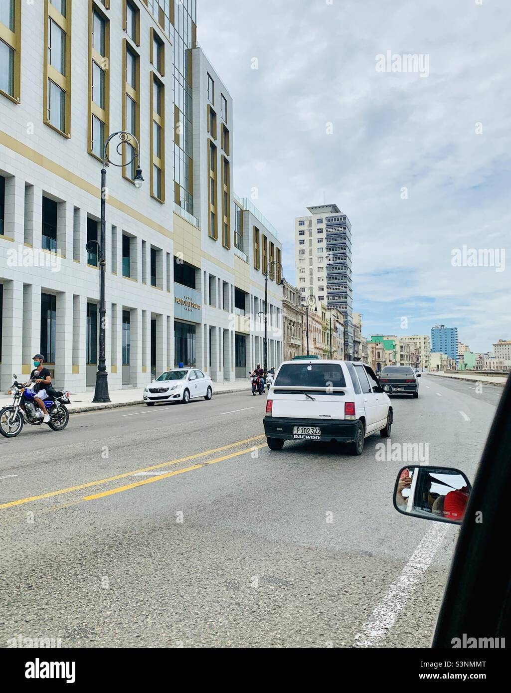 Seaside Avenue  ‚el Malecon‘, Old Havana, Havana, Cuba, Caribbean - Smartphone Captured Stock Image