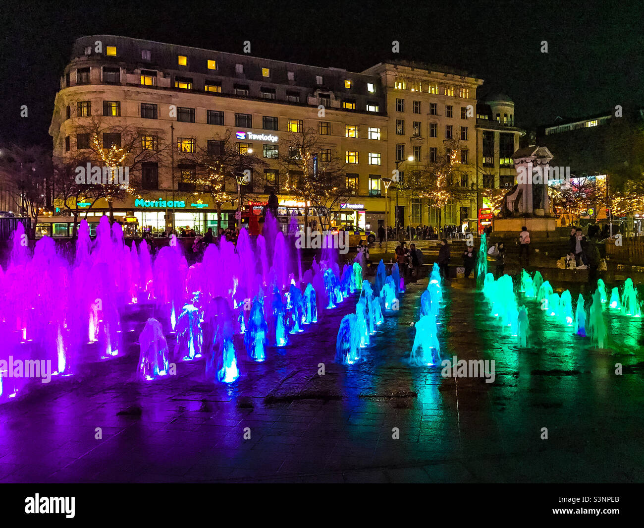 Manchester Piccadilly gardens water feature Stock Photo Alamy