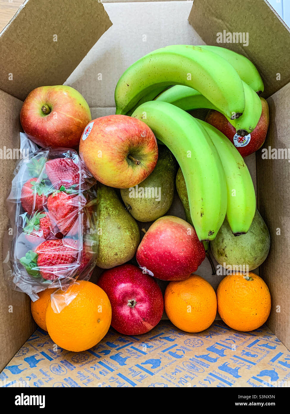 Apples oranges bananas hi-res stock photography and images - Alamy
