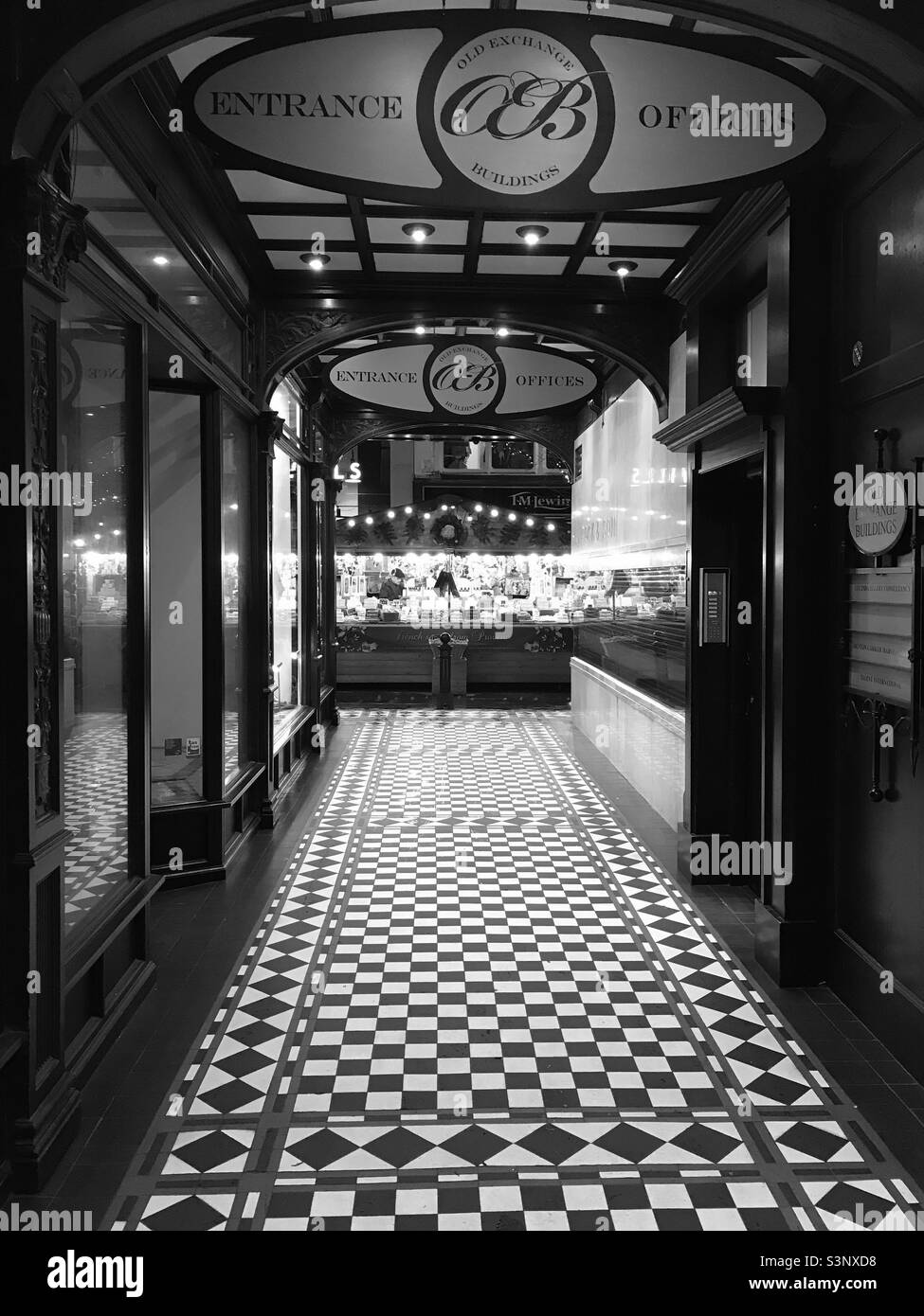 Manchester King street, shopping arcade Stock Photo Alamy