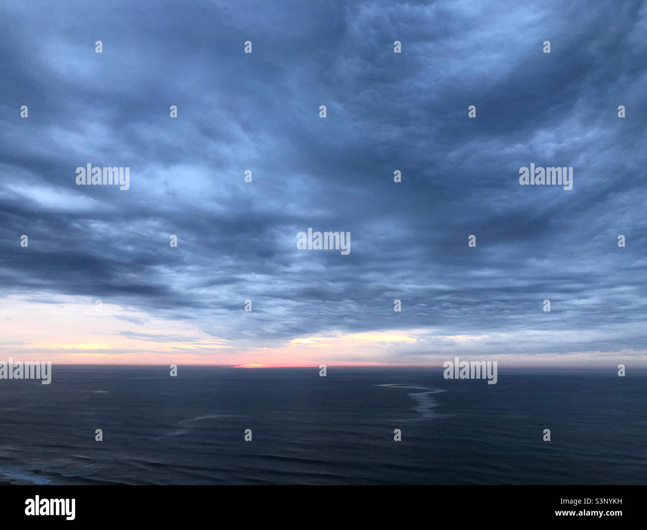 Moody sky and clouds hi-res stock photography and images - Alamy