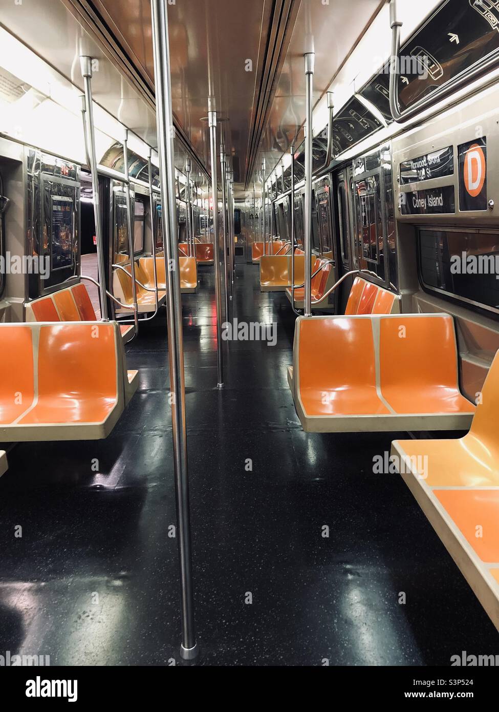 Empty subway car new york hi-res stock photography and images - Alamy