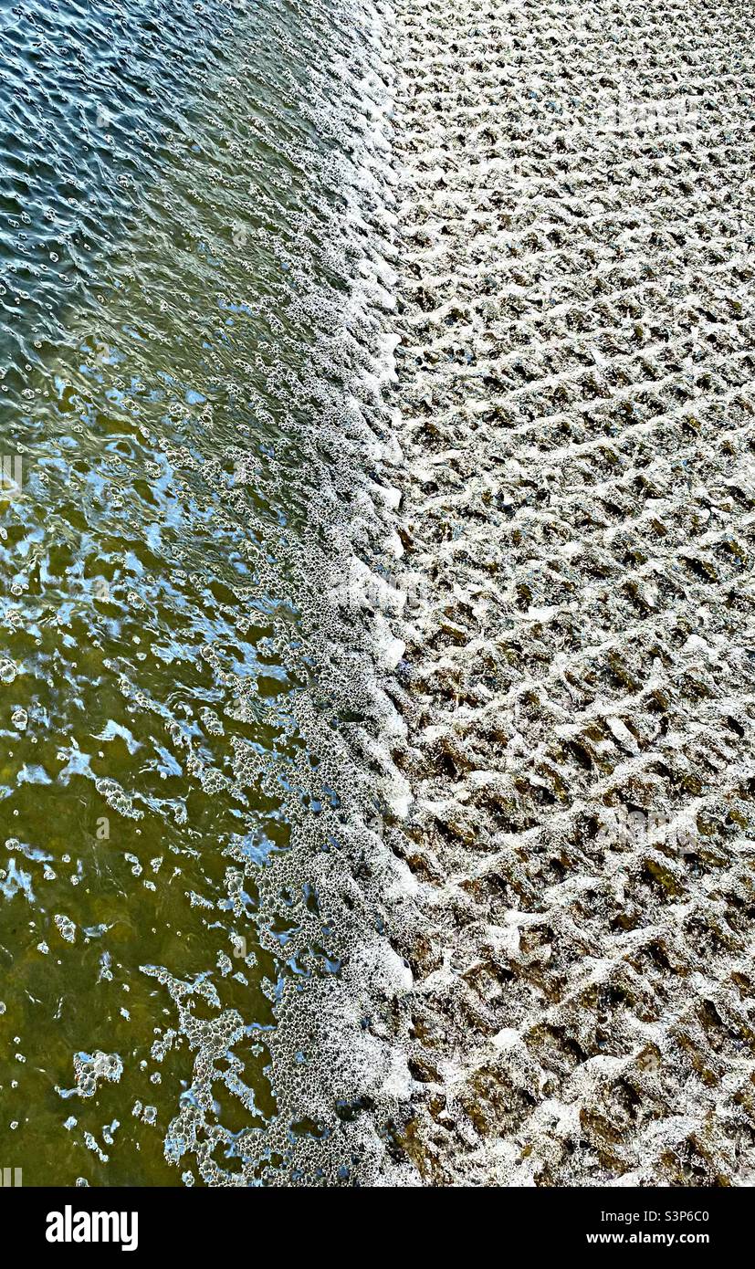 Divided water hires stock photography and images Alamy