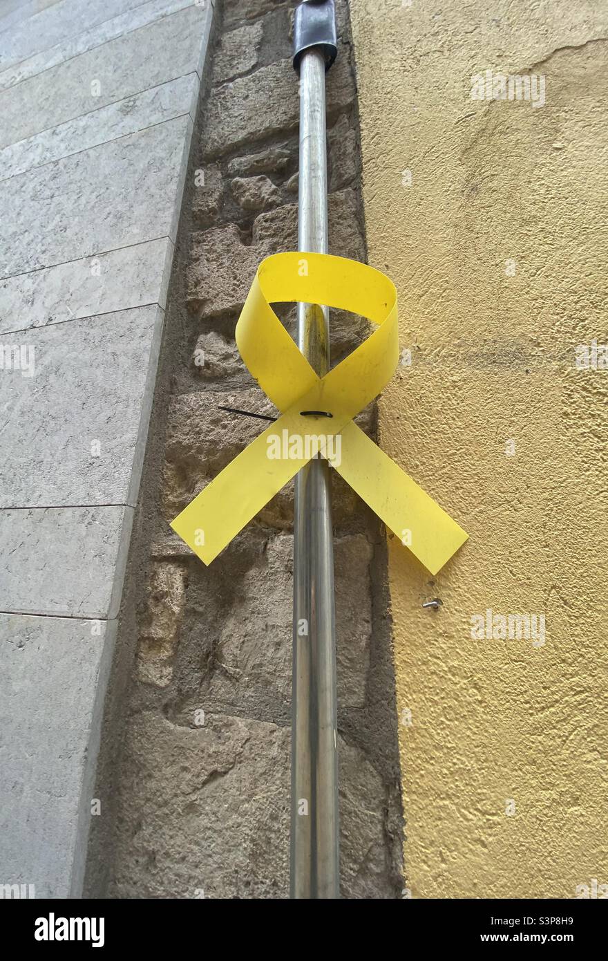 The symbol of Catalan independence at Bésalu, Catalunya, Spain. March 2022. - Smartphone Captured Stock Image