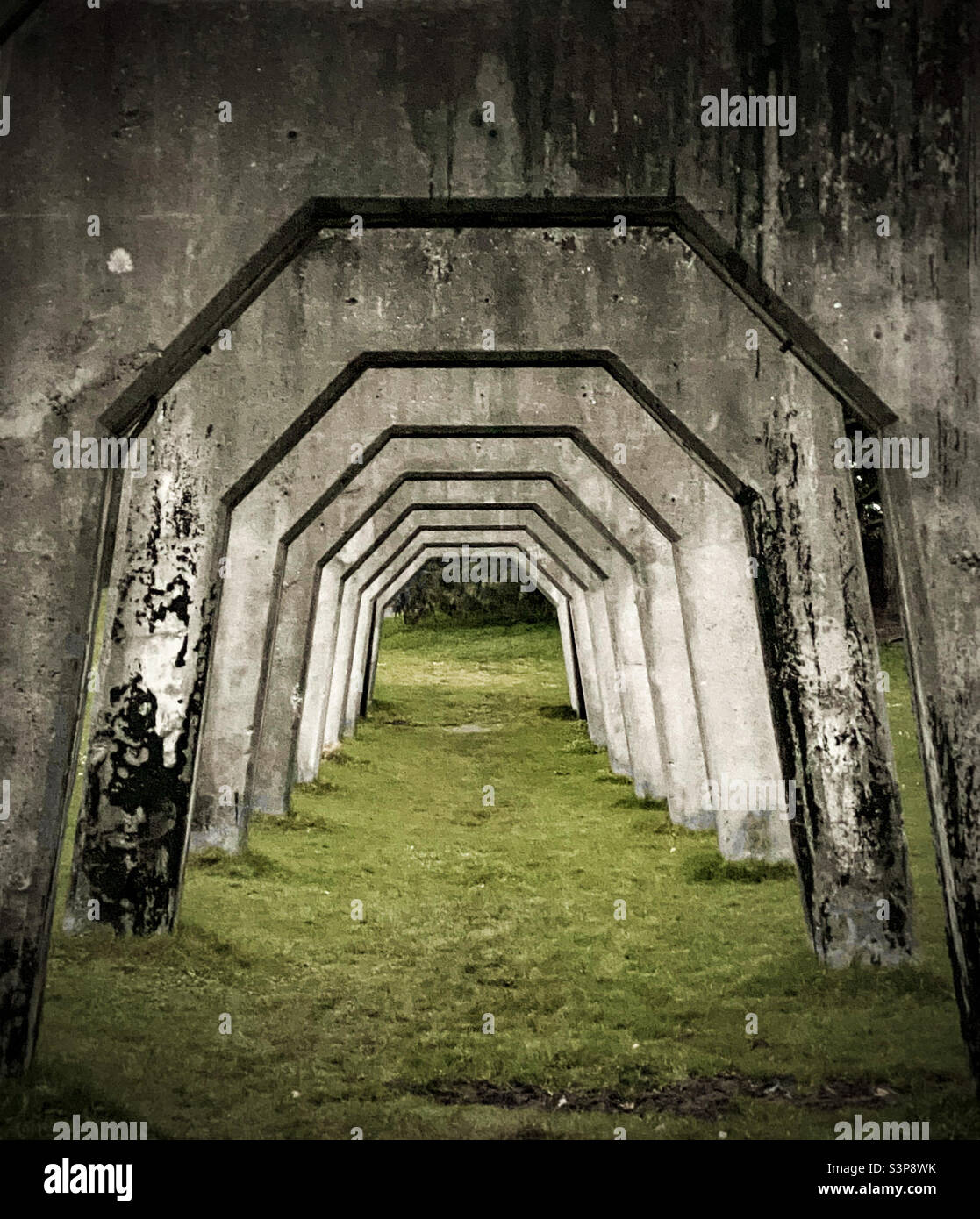 Abandoned concrete structures hi-res stock photography and images - Alamy