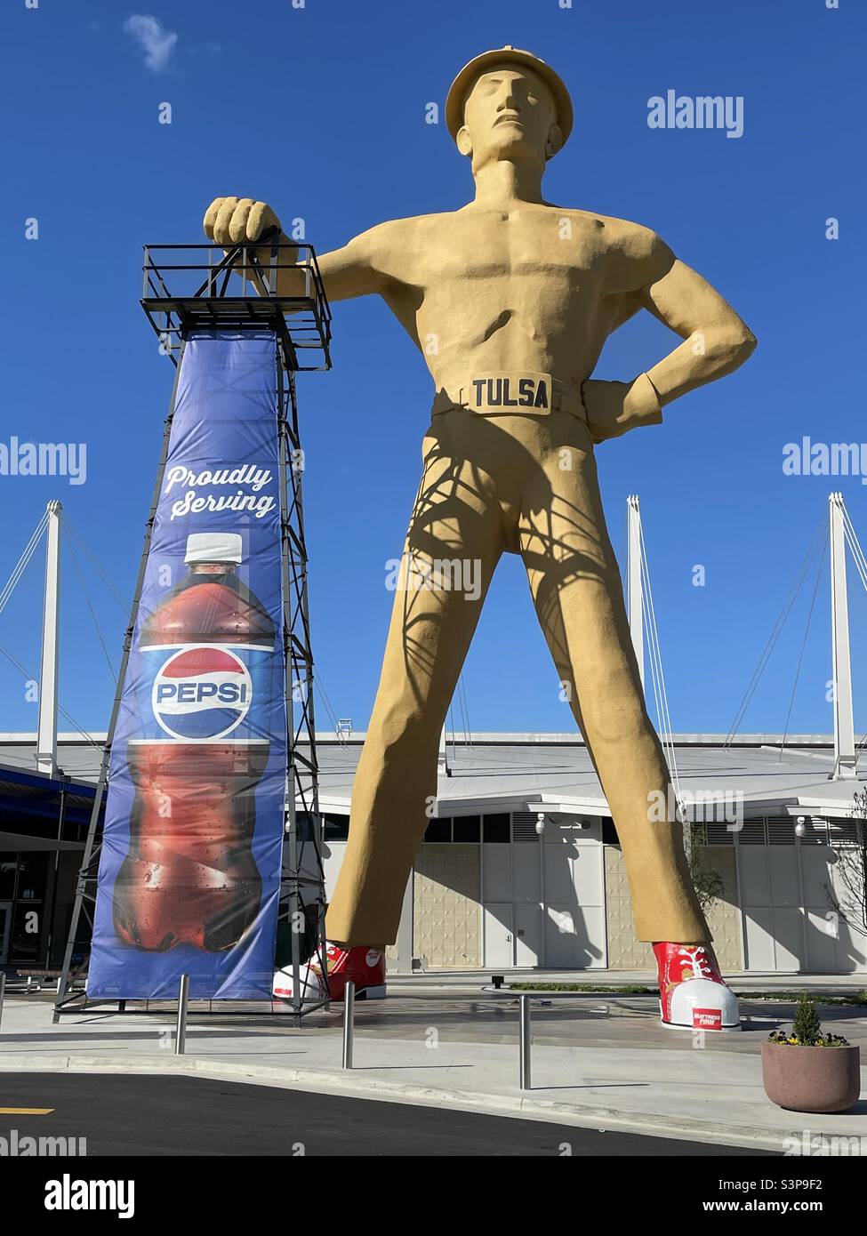 Tulsa, Oklahoma Golden Driller Titanic Oil Man Stock Photo