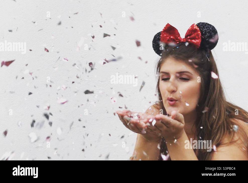 Real confetti hi-res stock photography and images - Alamy